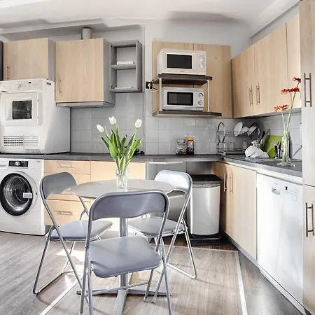 אכסניה Max Berg *