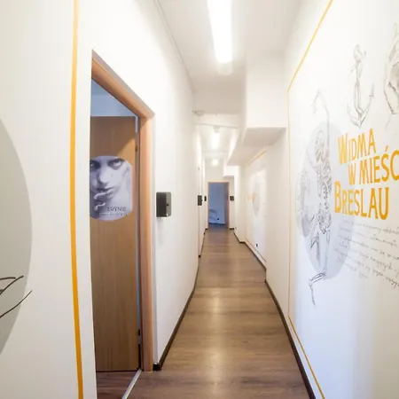 Max Berg Hostel Vratislav